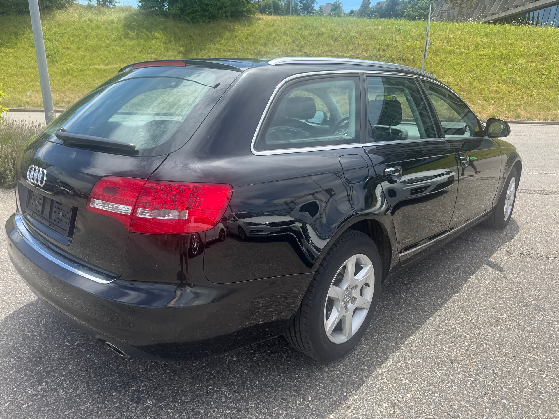 AUDI A6 Avant 2.8 V6 FSI-image-3