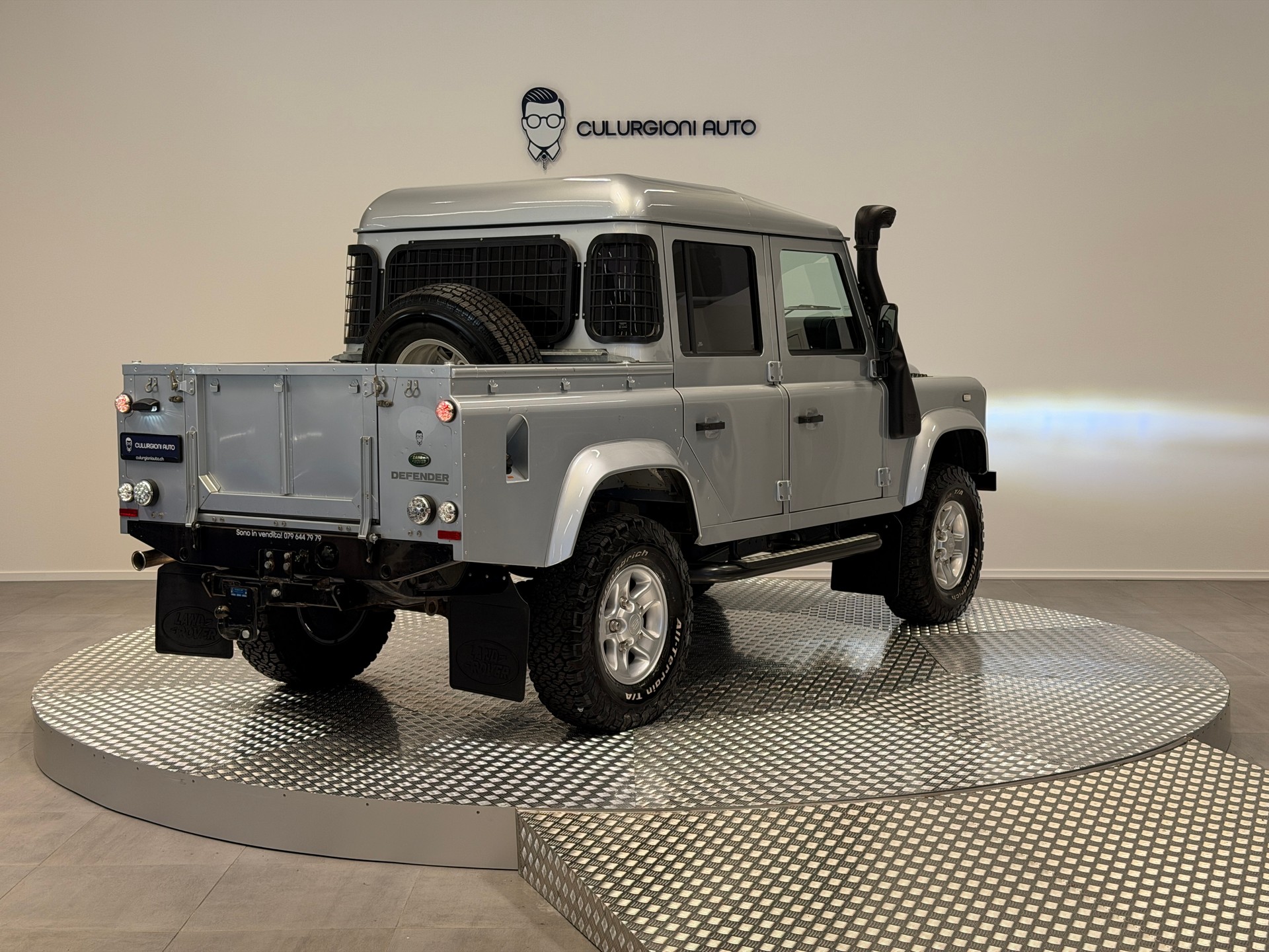 LAND ROVER Defender 110-image-4