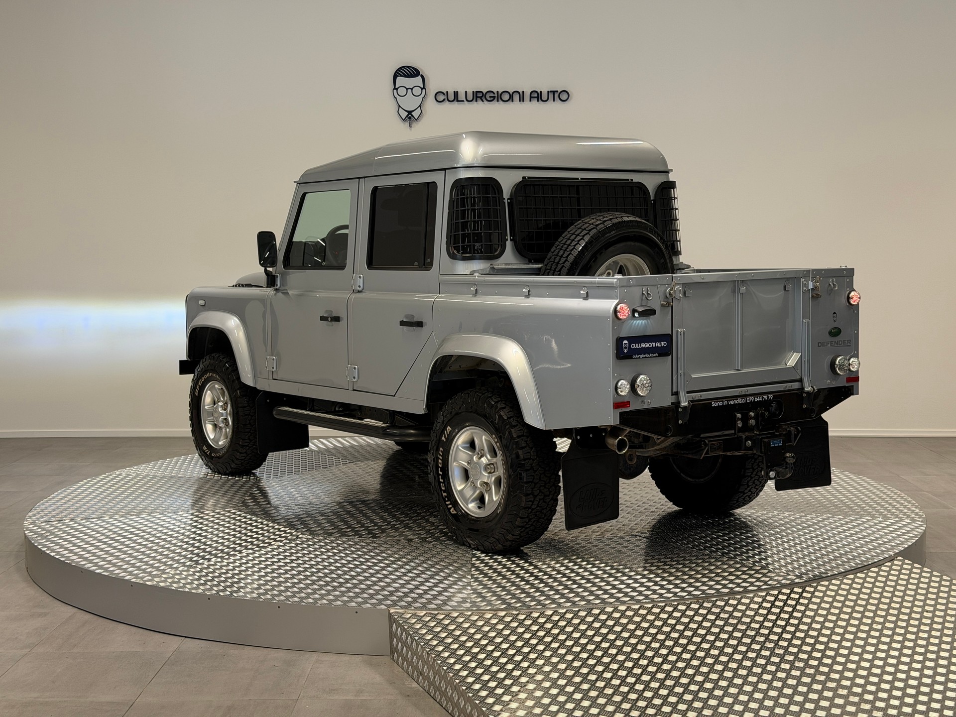 LAND ROVER Defender 110-image-6