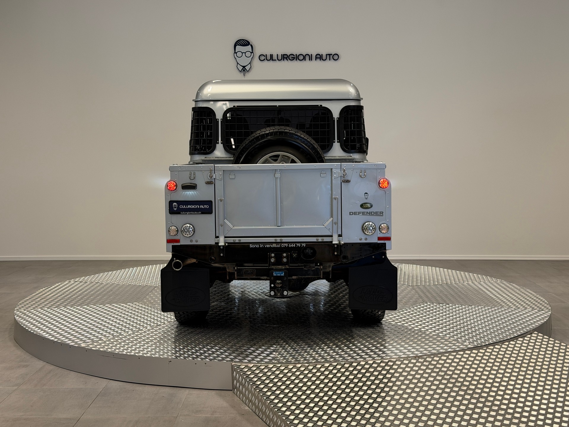 LAND ROVER Defender 110-image-5