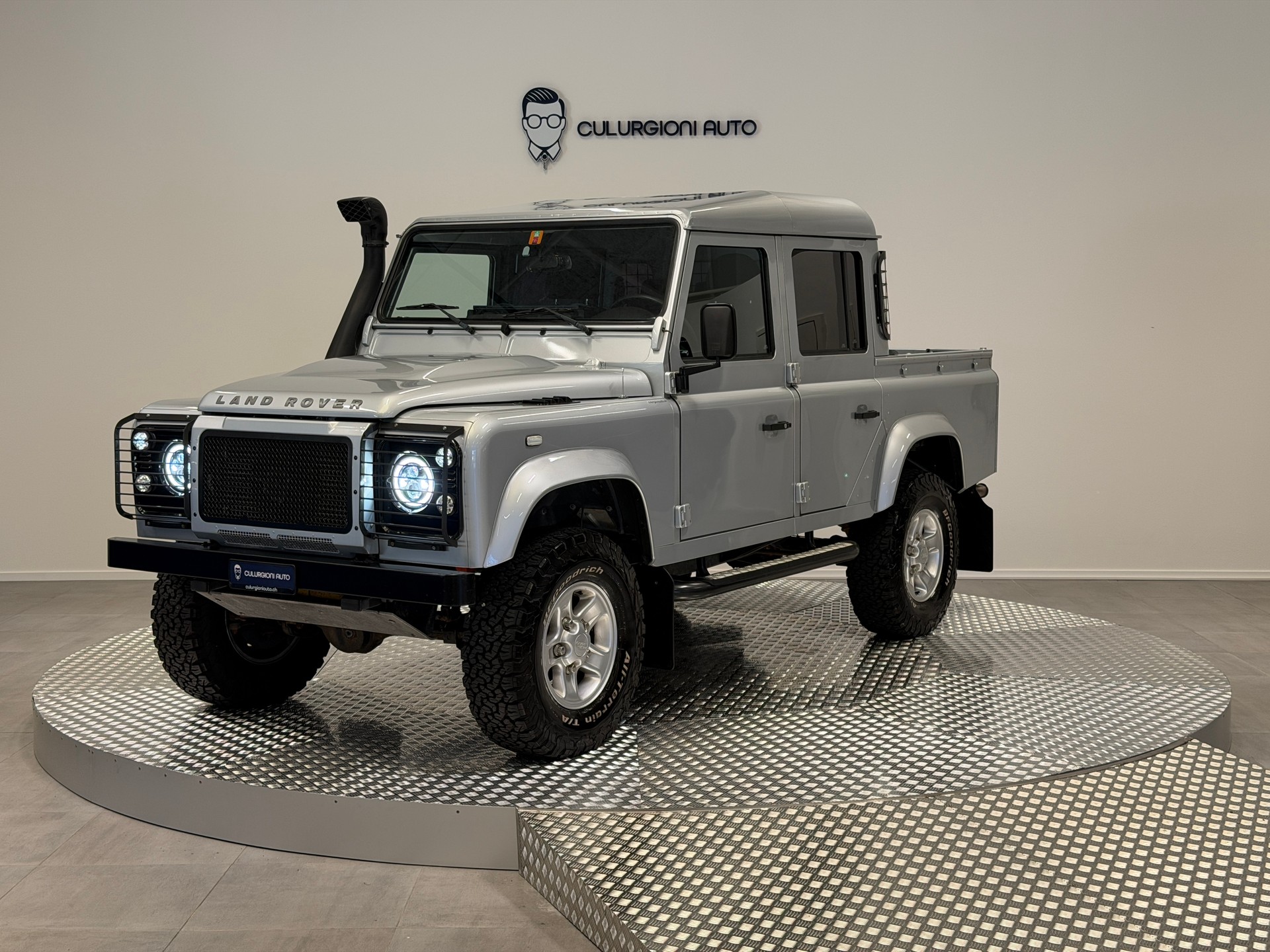LAND ROVER Defender 110-image-0