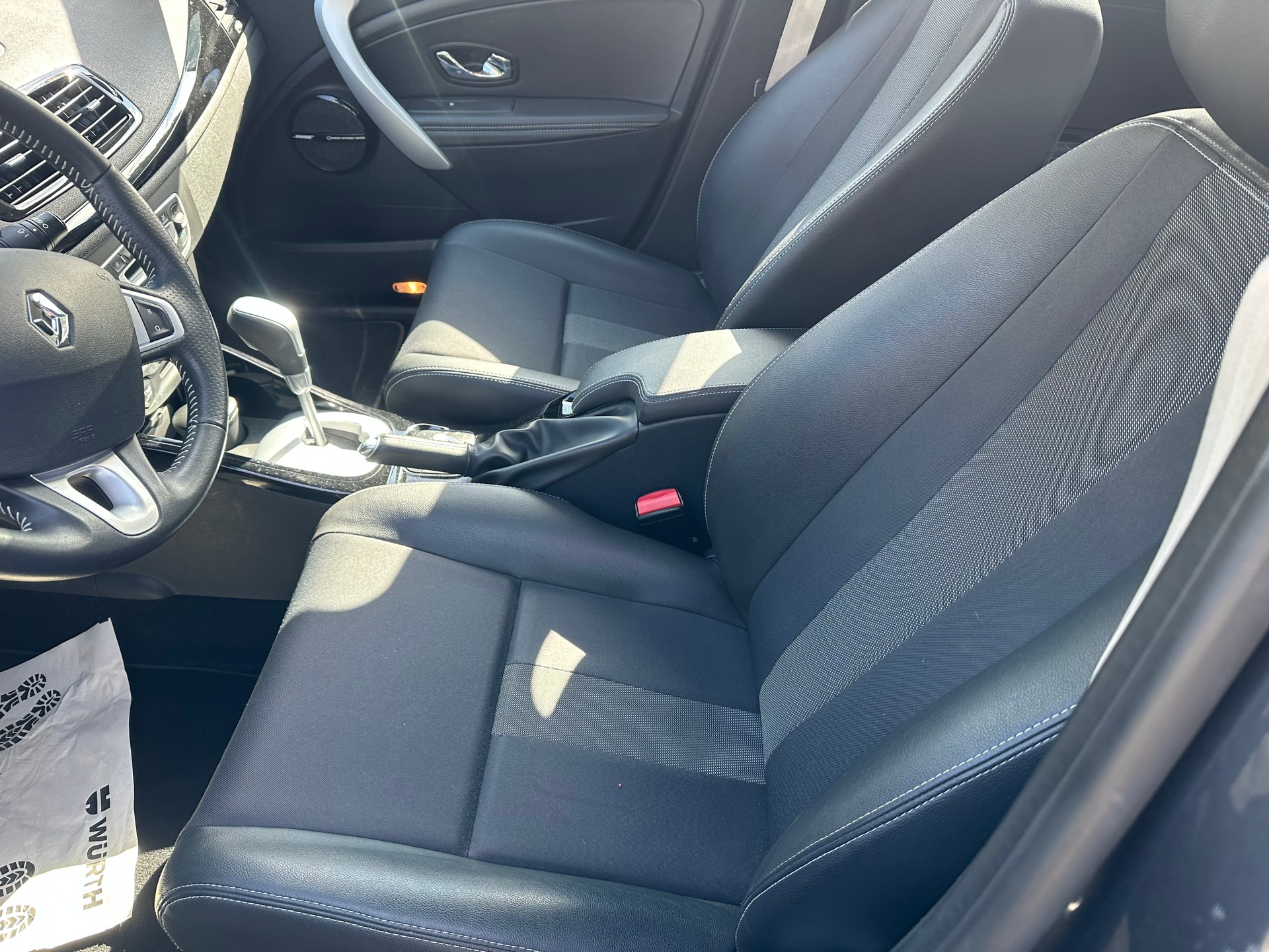 RENAULT Mégane 1.5 dCi Bose EDC-image-5