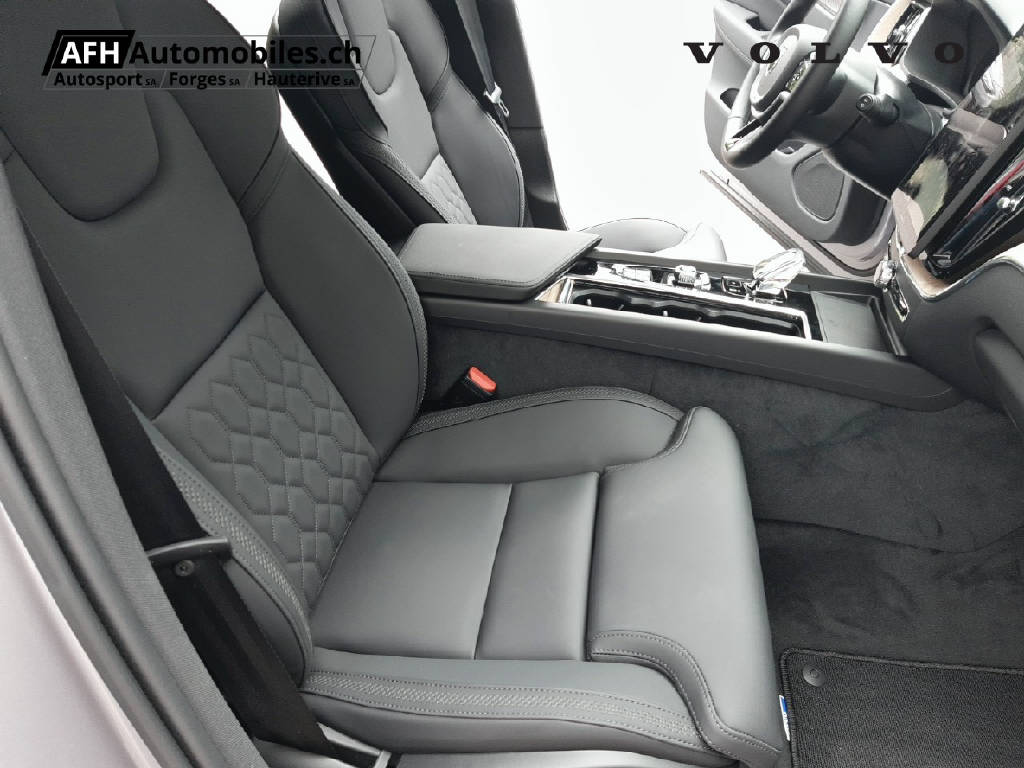 VOLVO XC60 2.0 T6 TE Plus Dark eAWD-image-9