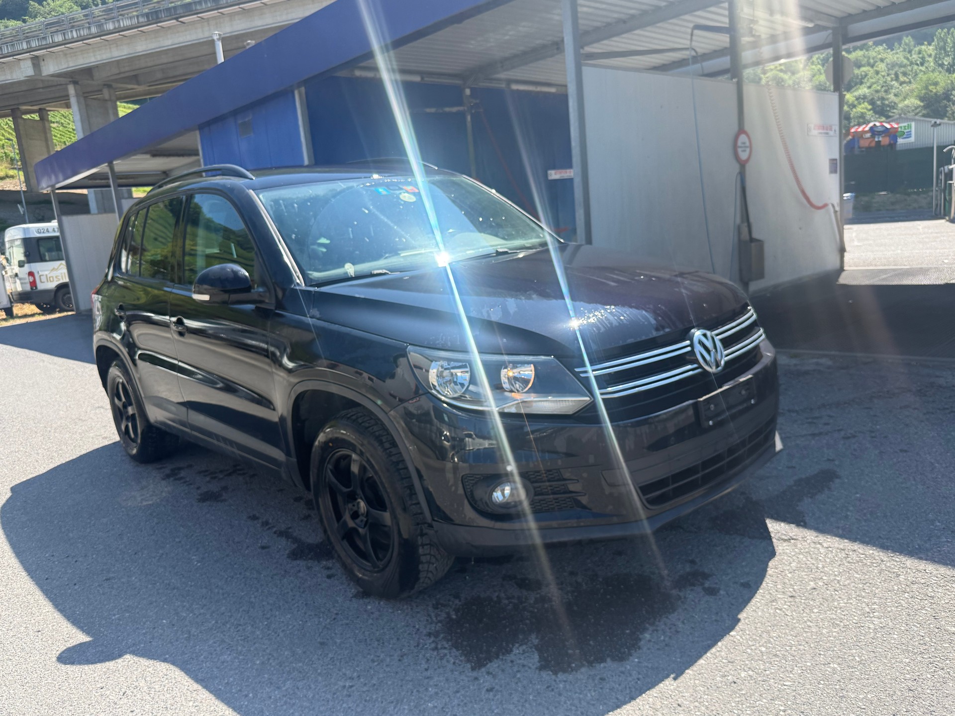 VW Tiguan 2.0 TDI Lounge 4Motion DSG-image-1