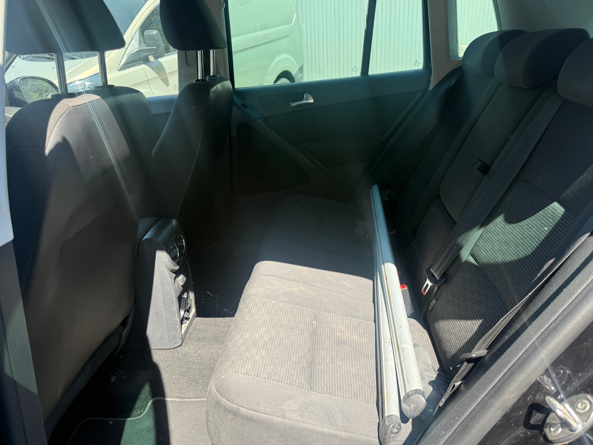 VW Tiguan 2.0 TDI Lounge 4Motion DSG-image-4