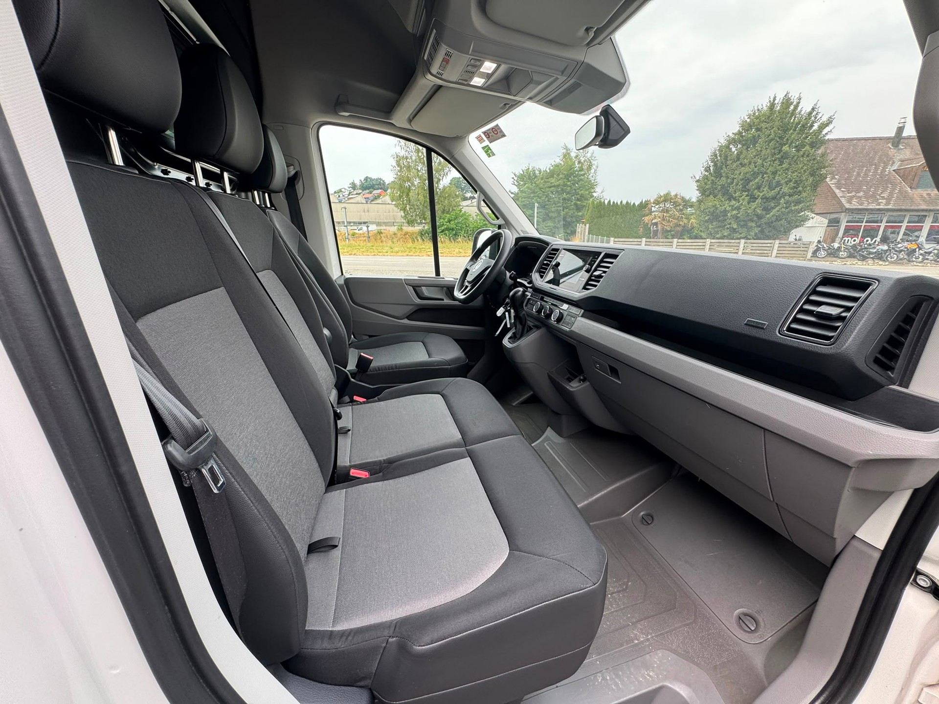 VW Crafter 35 2.0 TDI L3 Automat mit Klima-image-9
