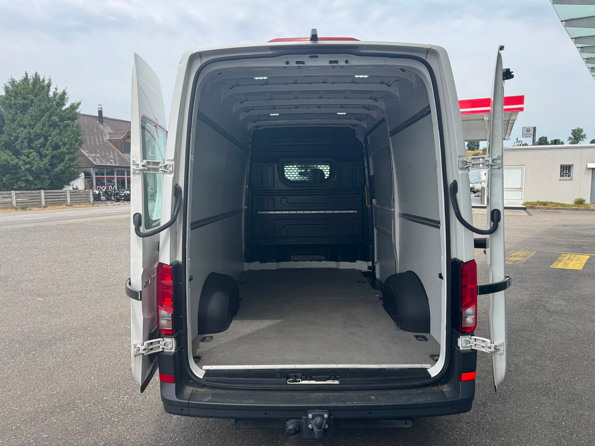 VW Crafter 35 2.0 TDI L3 Automat mit Klima-image-3