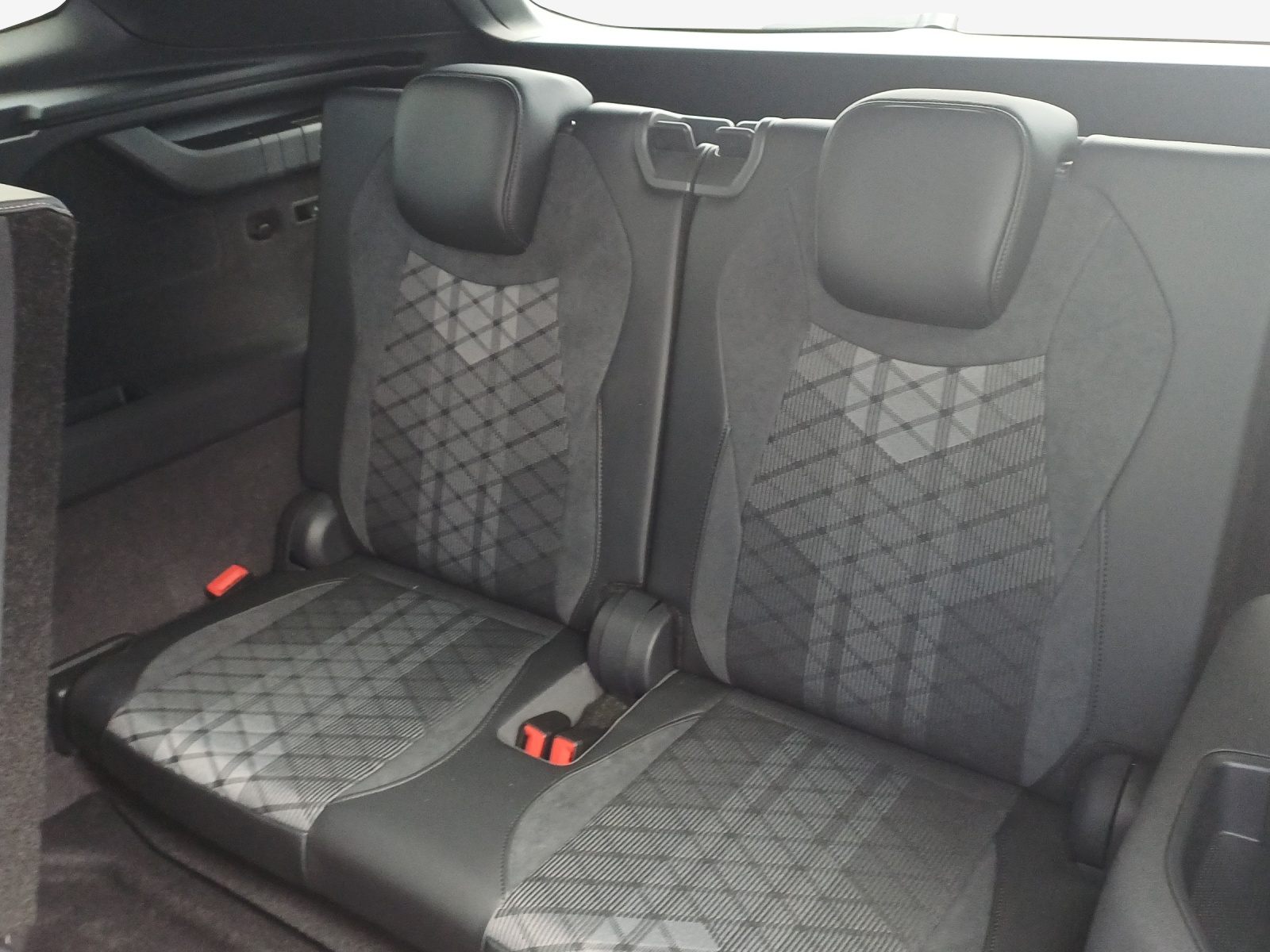 VW Tayron 2.0 TDI SCR R-Line 4Motion DSG-image-14