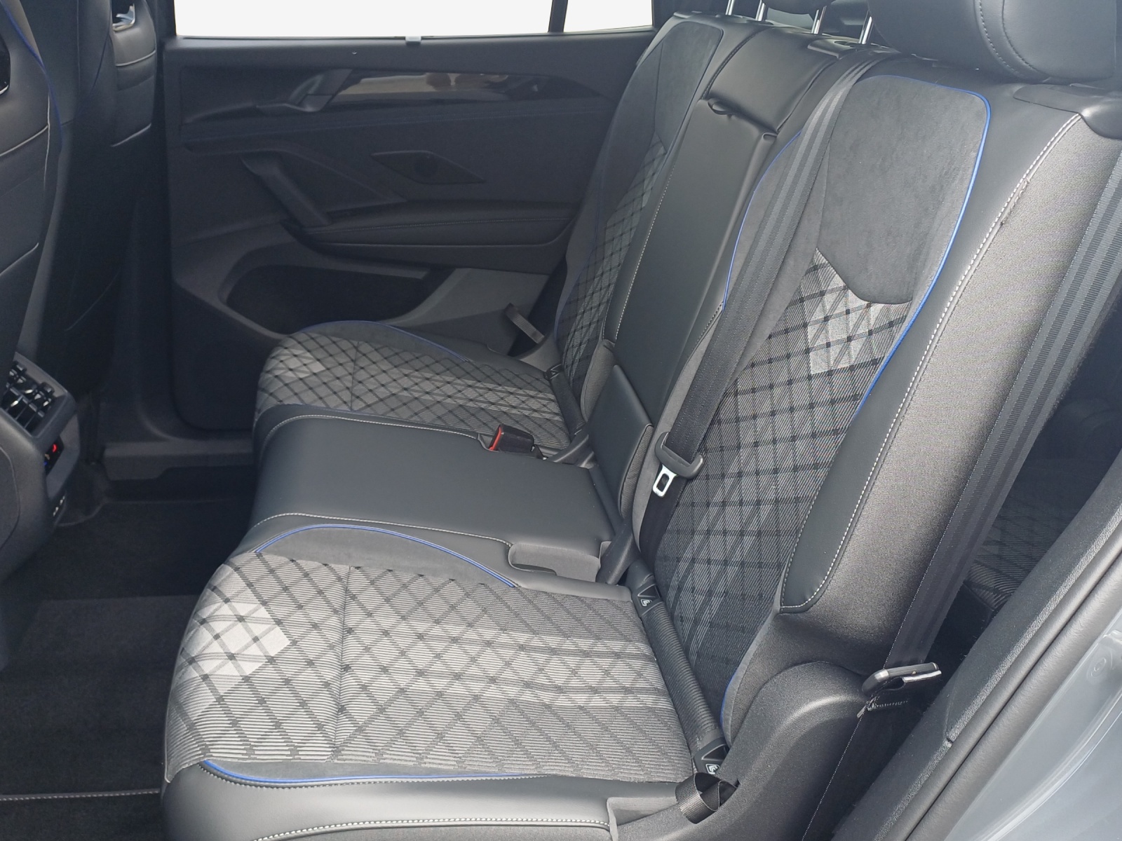 VW Tayron 2.0 TDI SCR R-Line 4Motion DSG-image-11