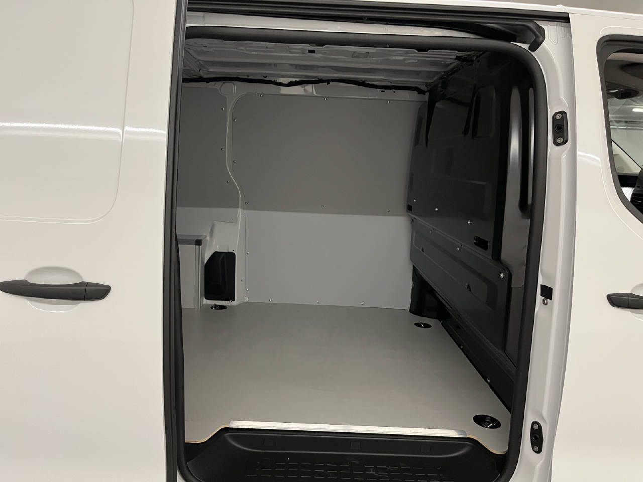 PEUGEOT Expert Kaw. Standard 2.2 BlueHDi 150 S/S-image-14