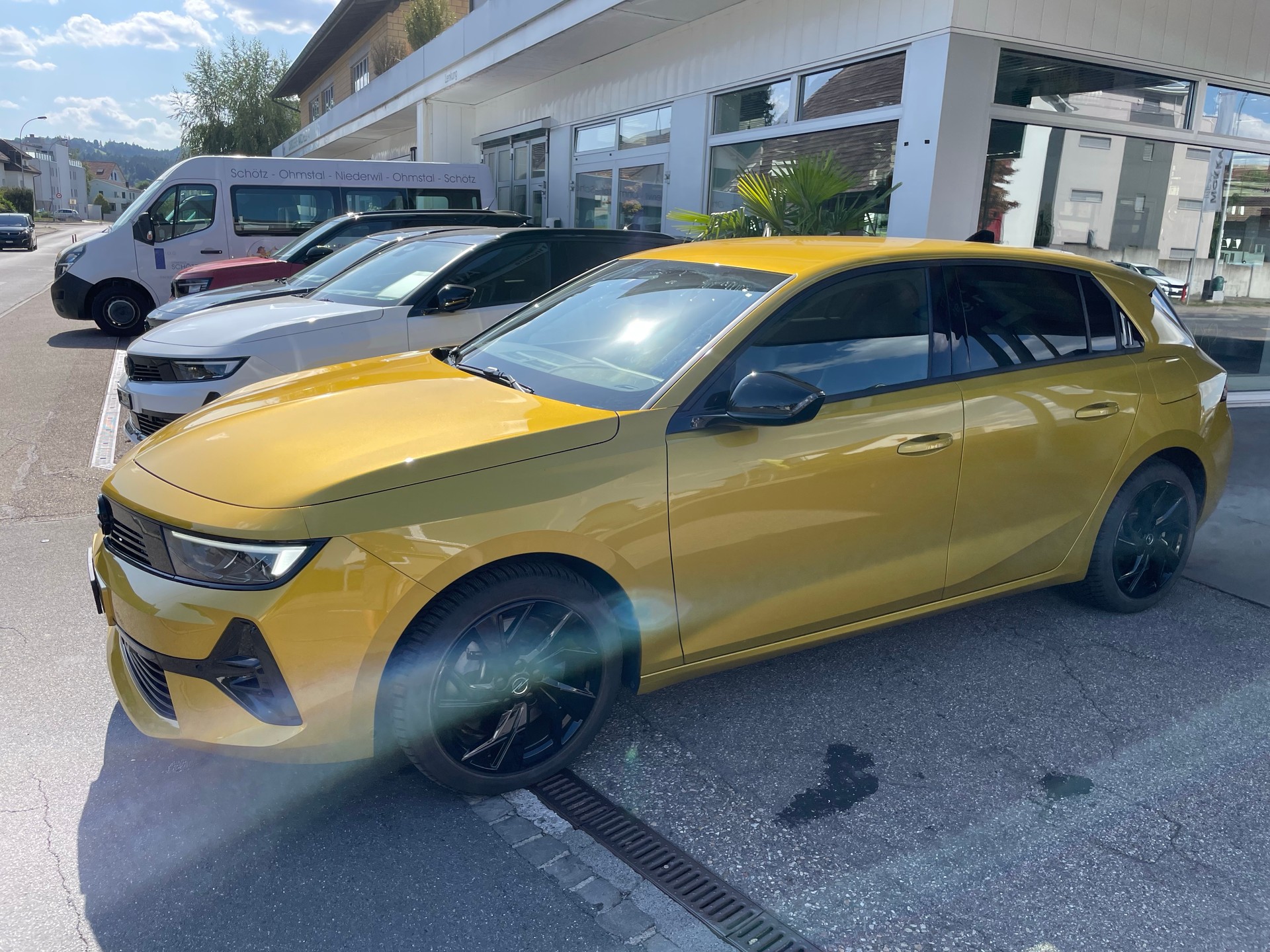 OPEL Astra 1.6 PHEV Turbo Swiss Plus A-image-1
