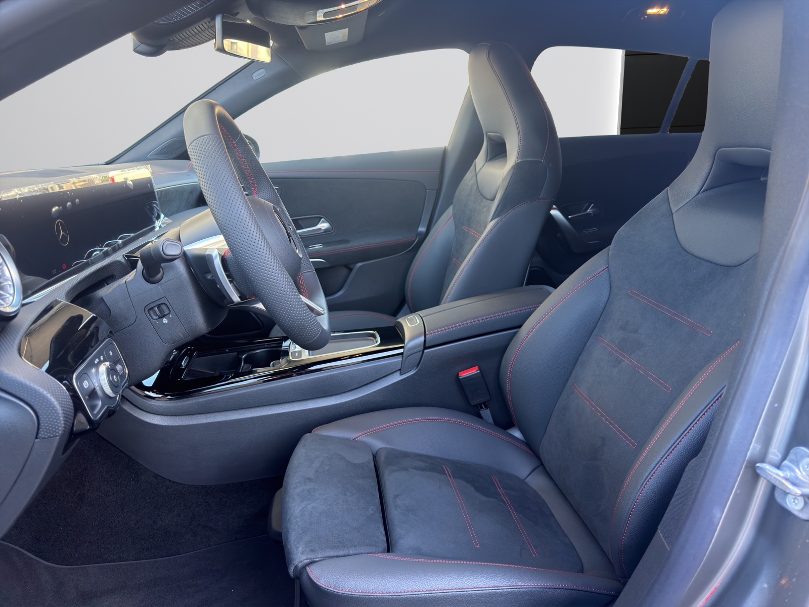MERCEDES-BENZ CLA 250 e 8G-DCT EQ Star-image-7