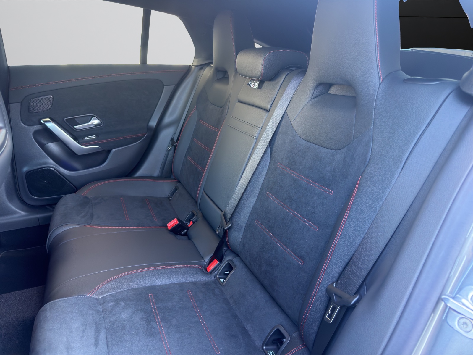 MERCEDES-BENZ CLA 250 e 8G-DCT EQ Star-image-9