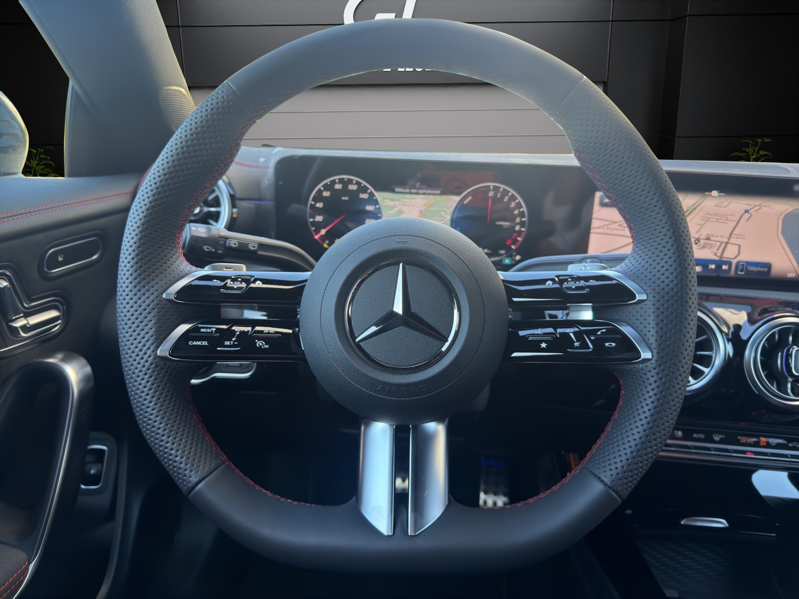 MERCEDES-BENZ CLA 250 e 8G-DCT EQ Star-image-12