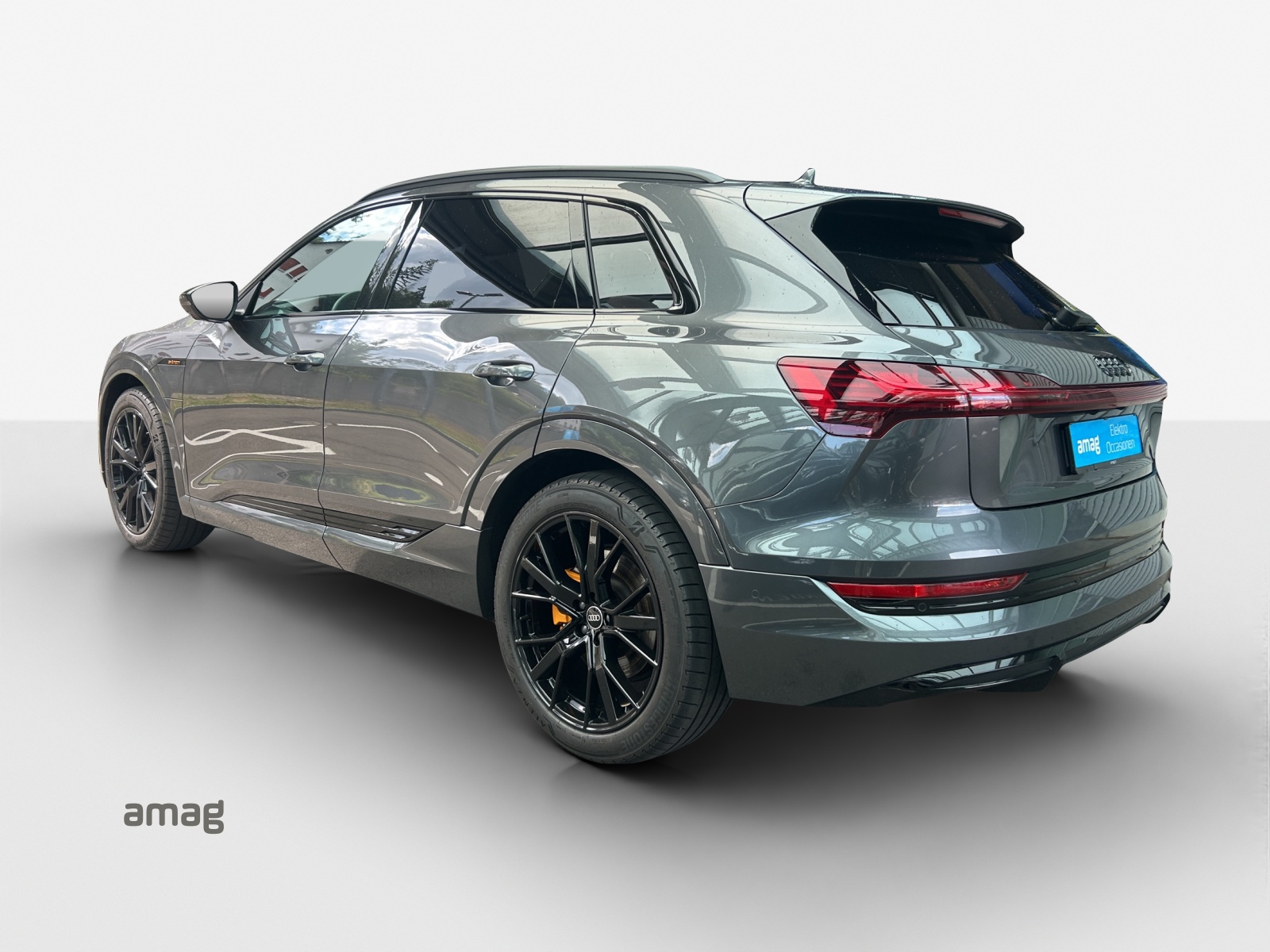 AUDI e-tron 55 S Line Black Edition quattro-image-2