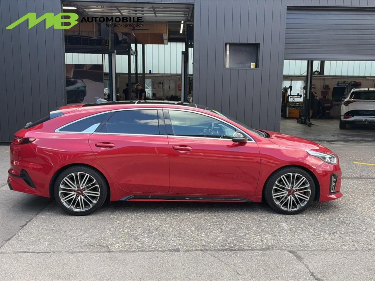 KIA ProCeed 1.6 T-GDi GT-showroom-element-1