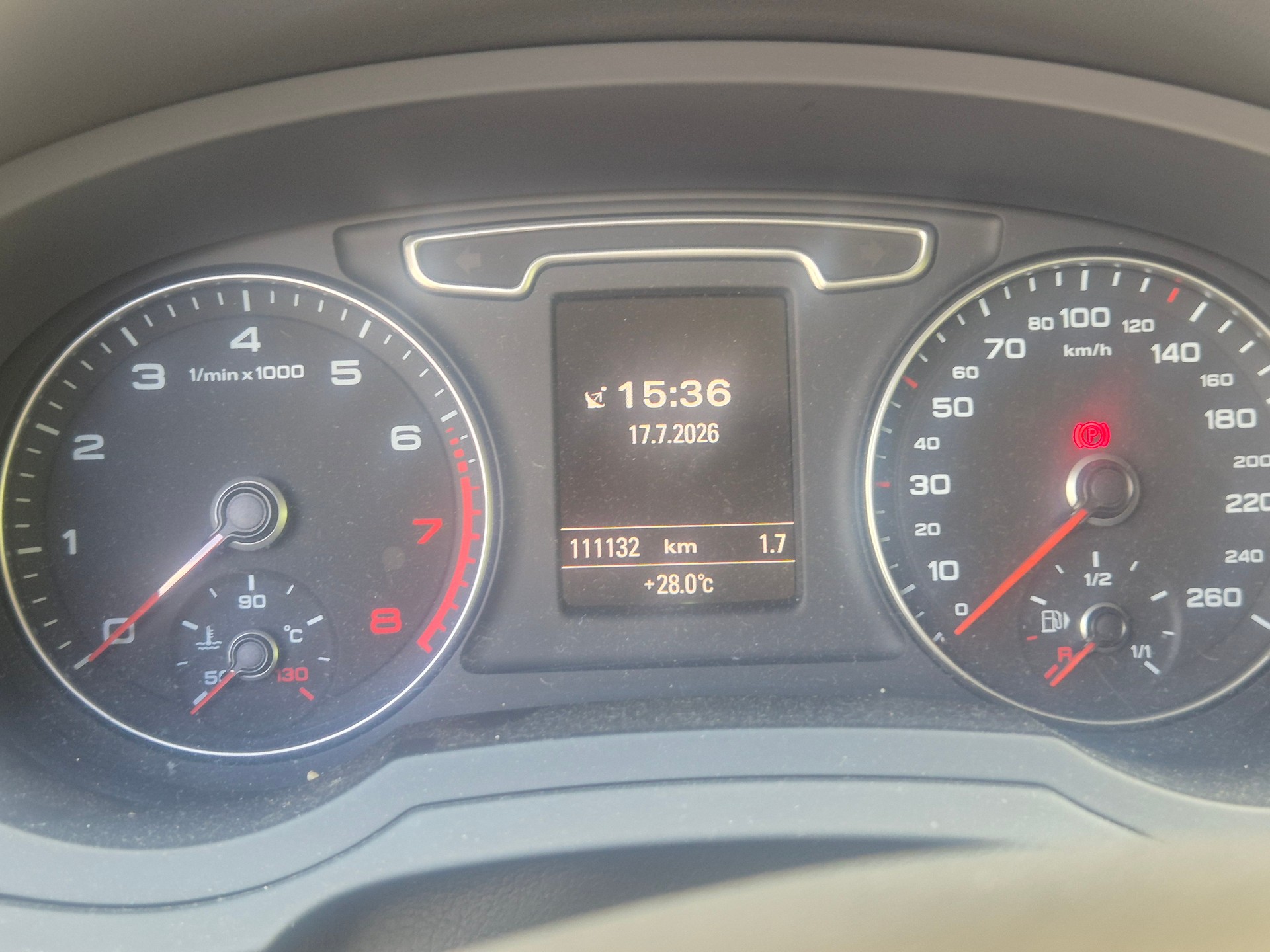 AUDI Q3 2.0 TFSI quattro S-tronic-image-4