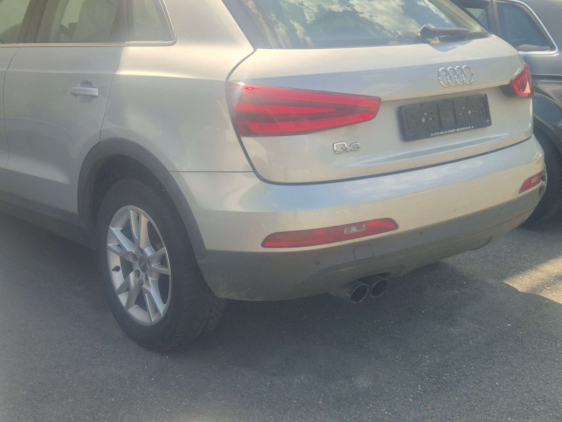 AUDI Q3 2.0 TFSI quattro S-tronic-image-7