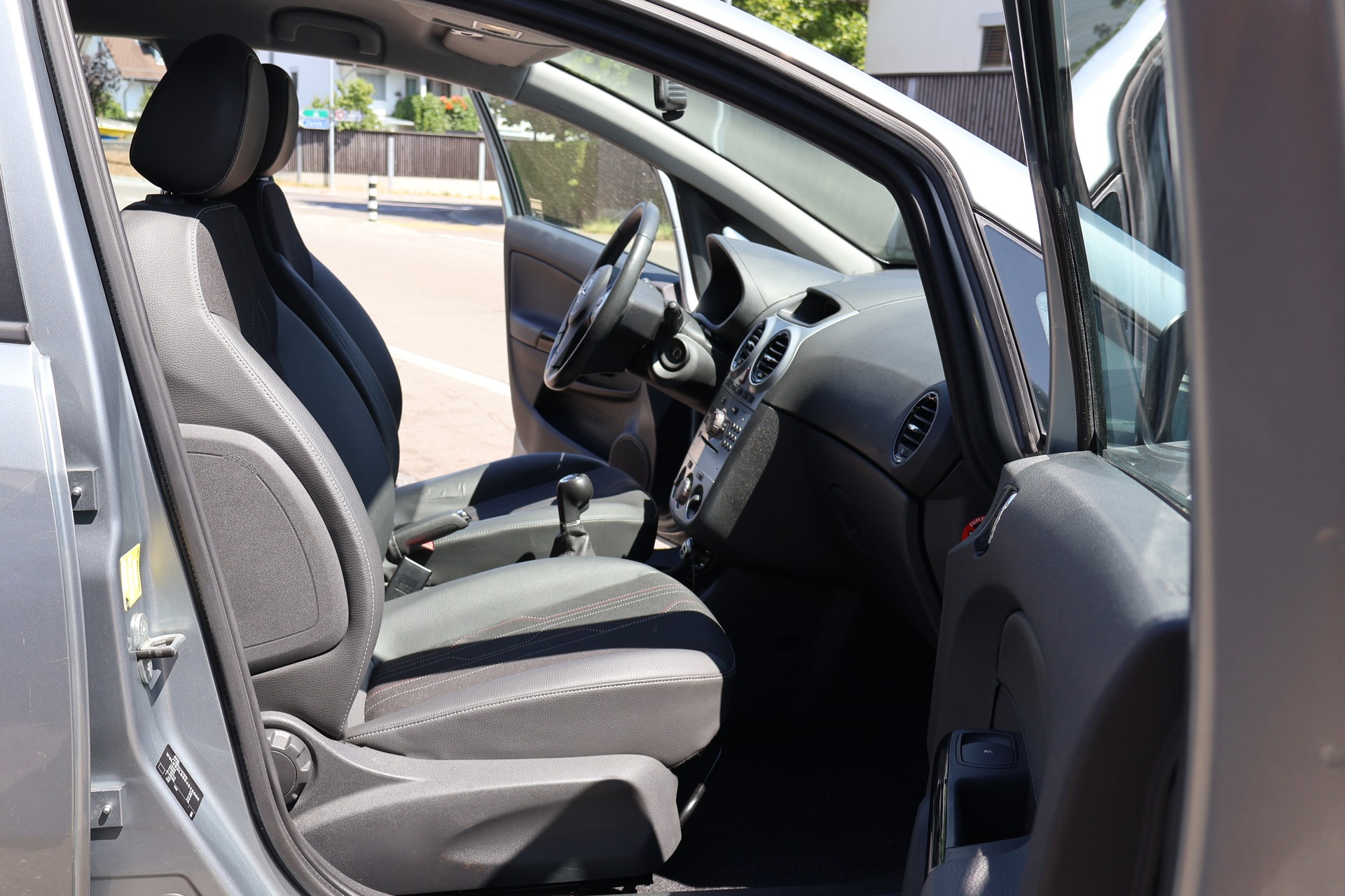 OPEL Corsa 1.4 TP Anniversary Edition-image-12