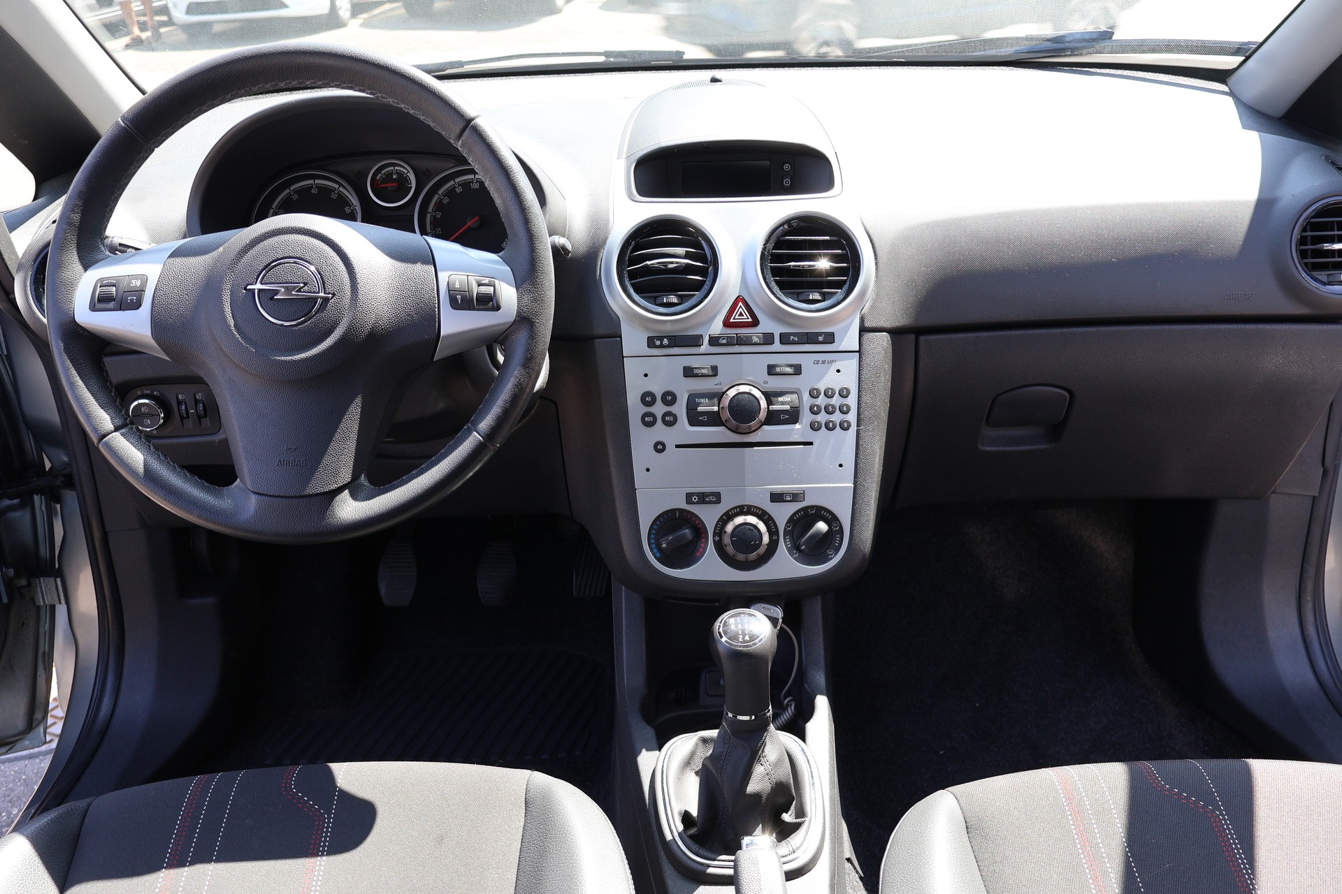 OPEL Corsa 1.4 TP Anniversary Edition-image-10