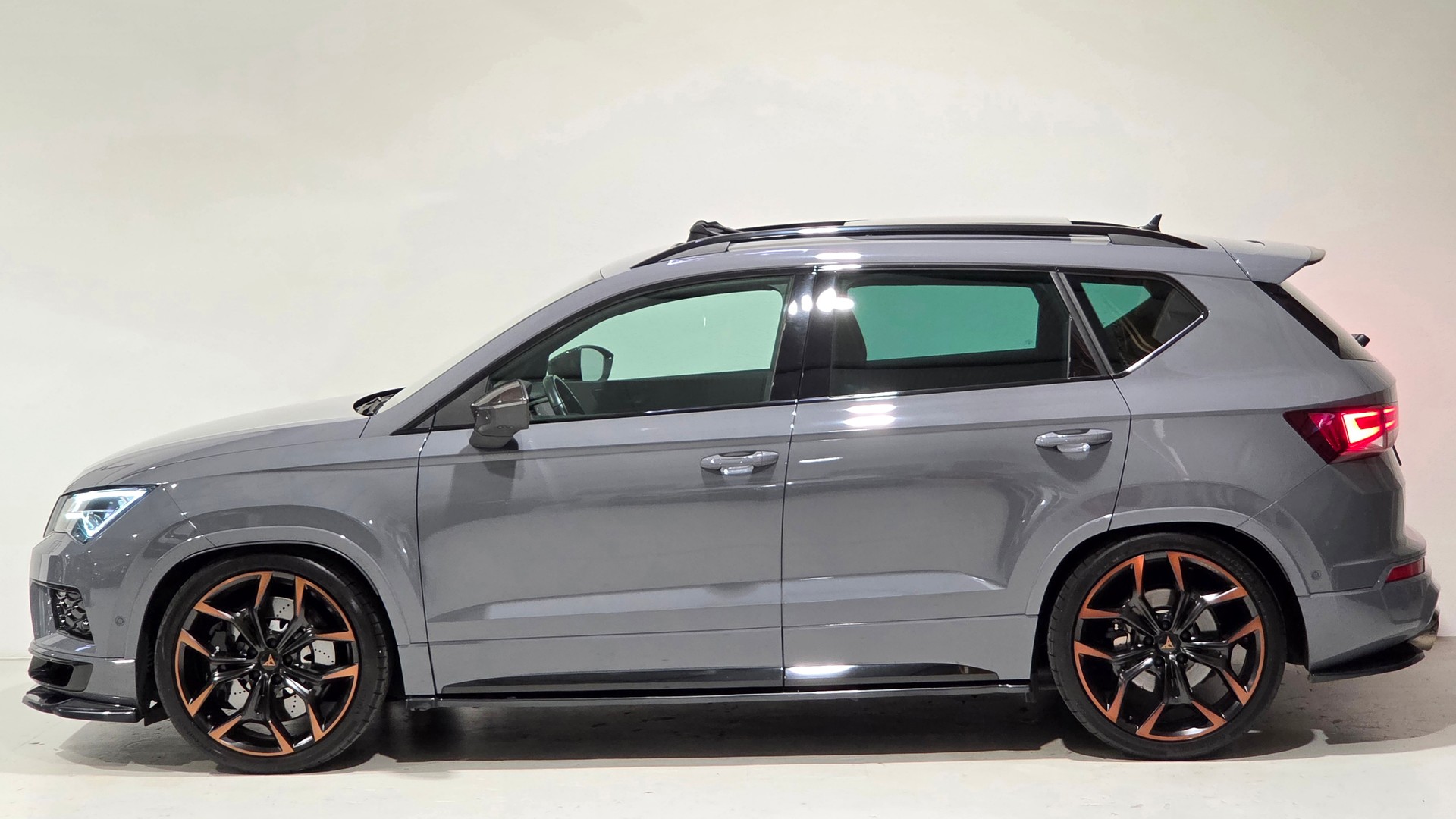 CUPRA Ateca 2.0TSI Limited 350 Edition 4Drive DSG-showroom-element-1