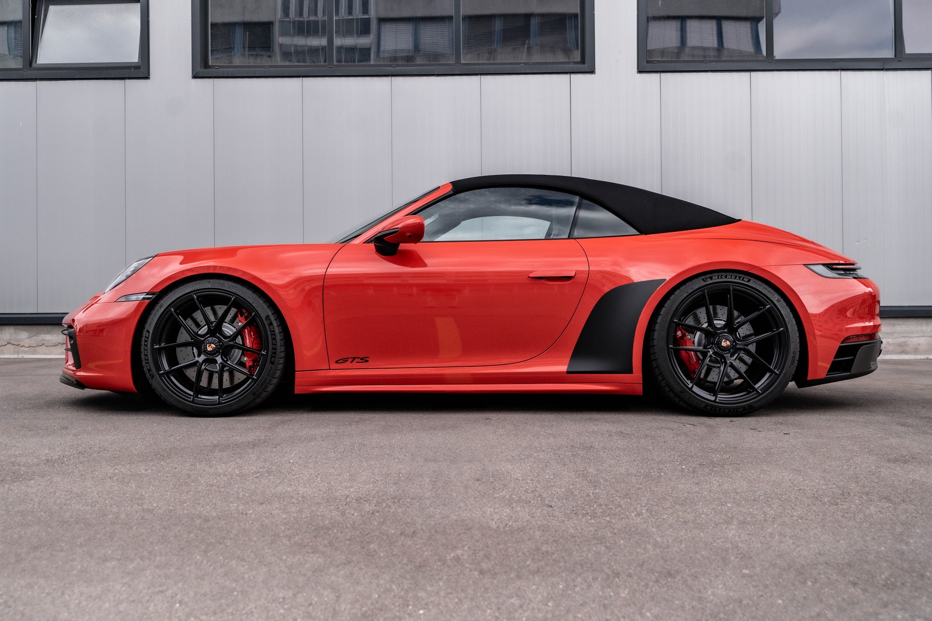 PORSCHE 911 Carrera GTS Cabriolet PDK * FRISCH AB MFK * LIEBHABERZUSTAND * NACHTSICHTASSISTENT * LIFTSYSTEM *-image-6