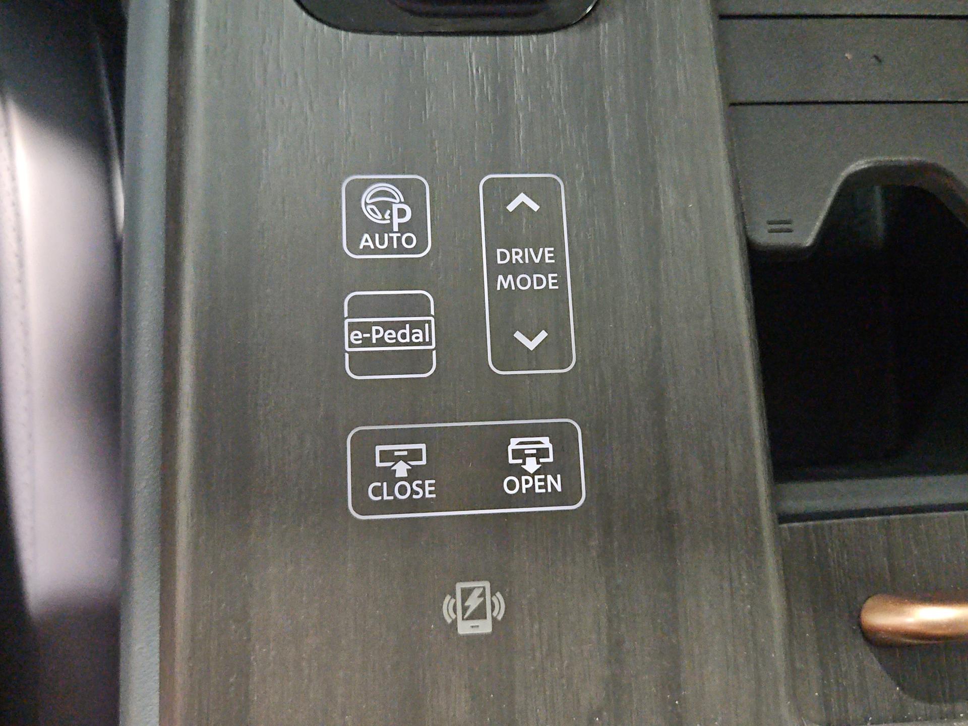 NISSAN Ariya 87 kWh e-4orce Evolve Allrad-image-13