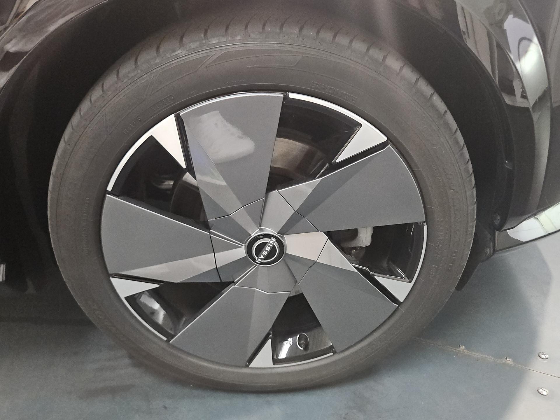 NISSAN Ariya 87 kWh e-4orce Evolve Allrad-image-21