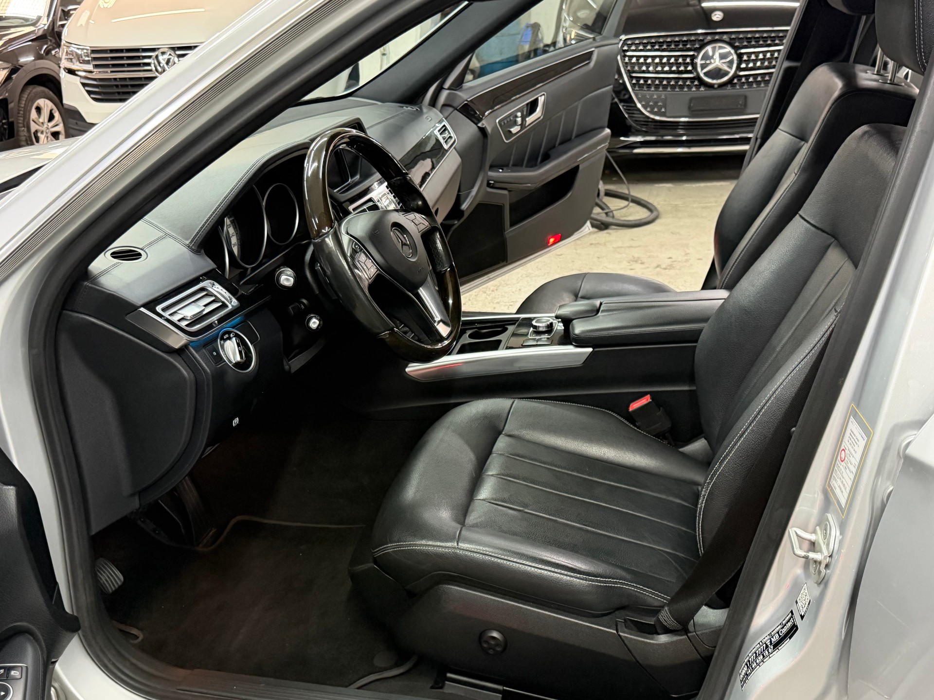 MERCEDES-BENZ E 350 BlueTEC Avantgarde 4Matic 7G-Tronic-image-14