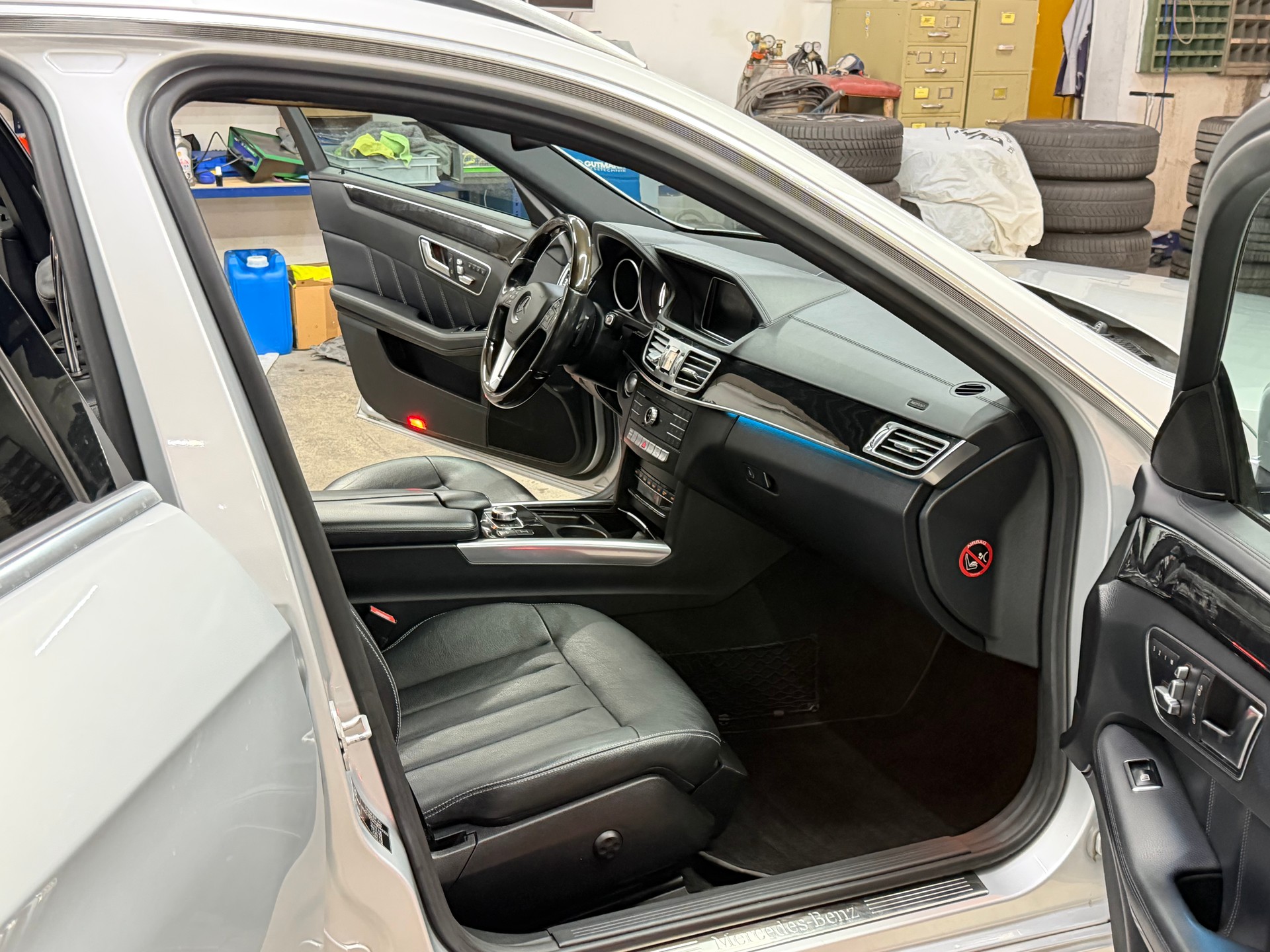 MERCEDES-BENZ E 350 BlueTEC Avantgarde 4Matic 7G-Tronic-image-7