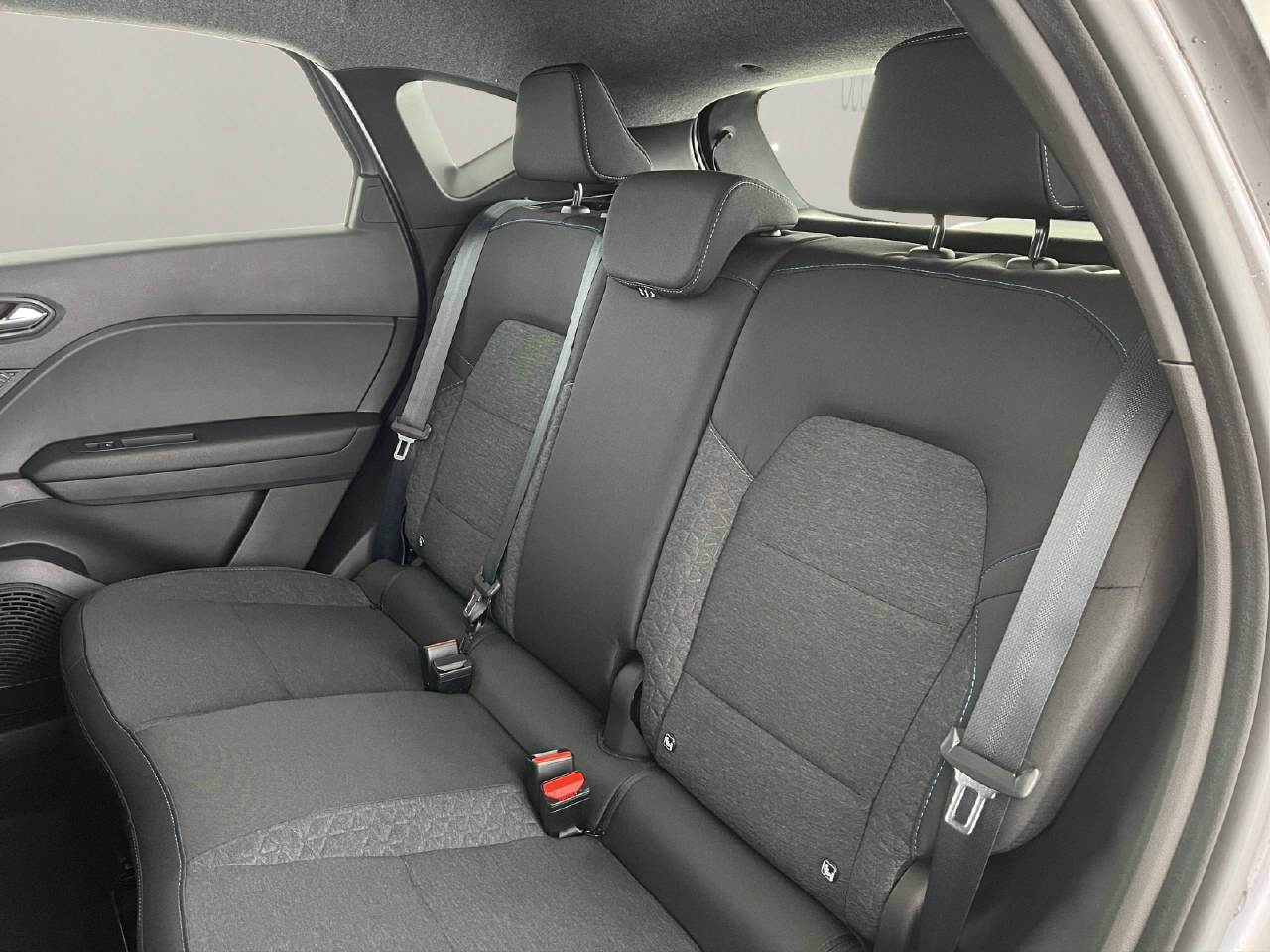 RENAULT Captur 1.8 E-Tech evolution-image-16