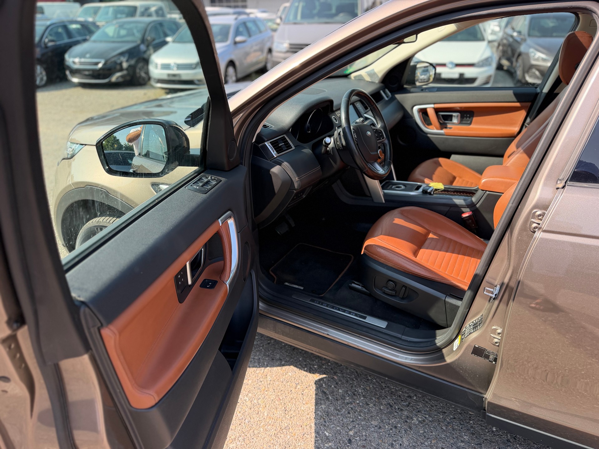 LAND ROVER Discovery Sport 2.0 TD4 SE AT9-image-13