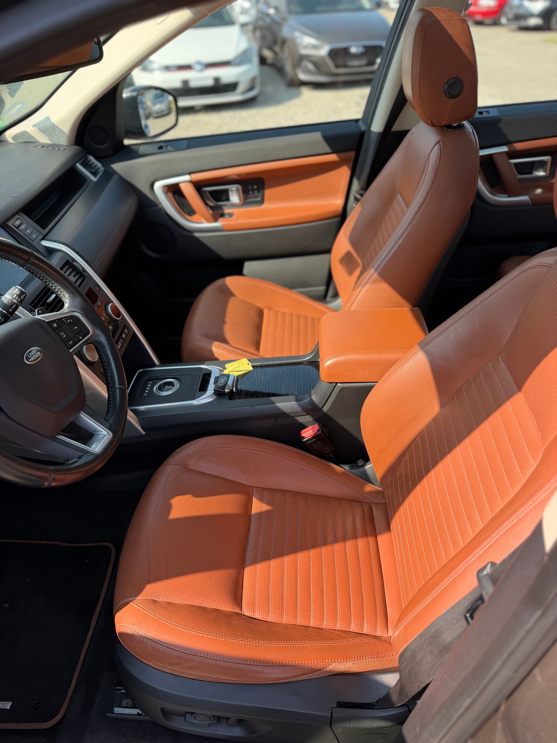 LAND ROVER Discovery Sport 2.0 TD4 SE AT9-image-18