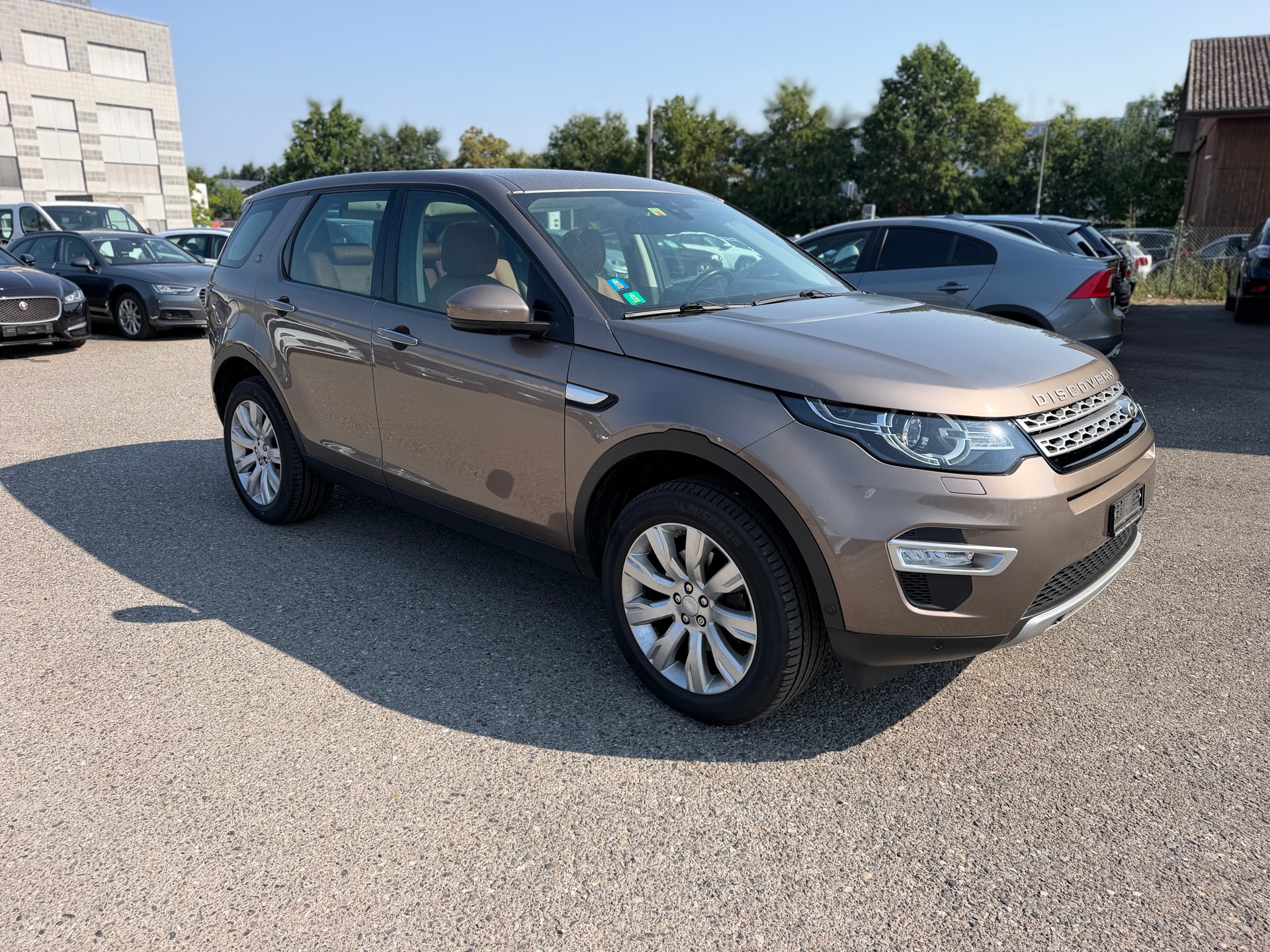 LAND ROVER Discovery Sport 2.0 TD4 SE AT9-image-2