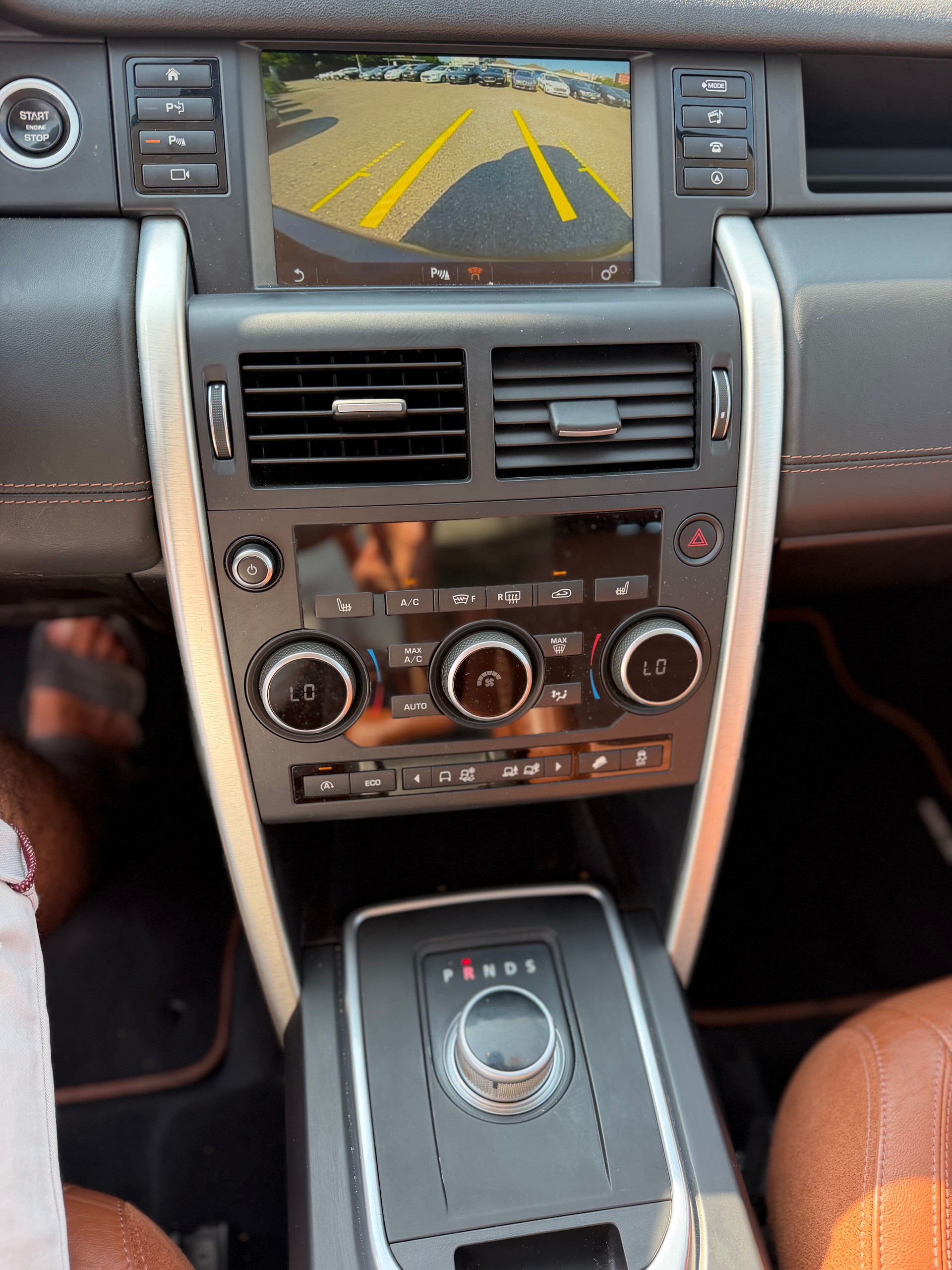 LAND ROVER Discovery Sport 2.0 TD4 SE AT9-image-17