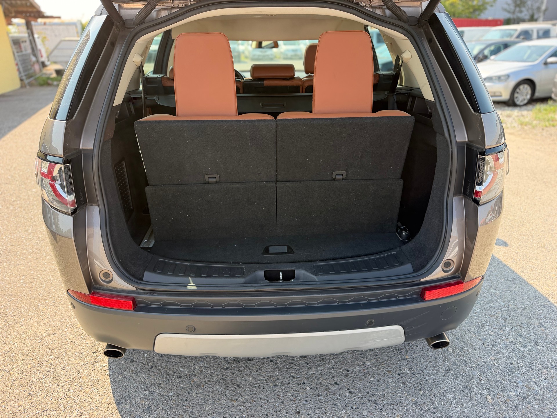 LAND ROVER Discovery Sport 2.0 TD4 SE AT9-image-8
