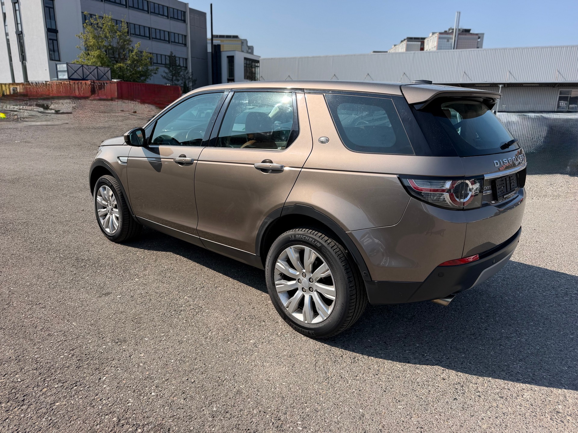 LAND ROVER Discovery Sport 2.0 TD4 SE AT9-image-6