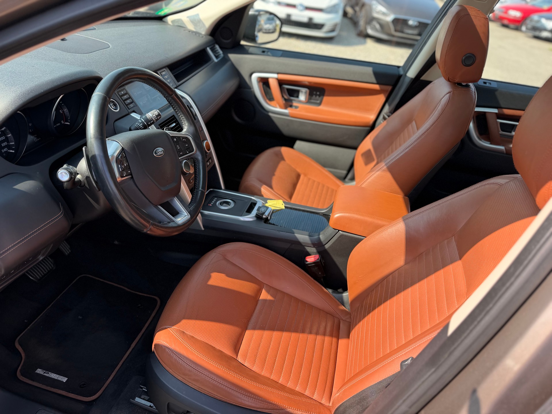 LAND ROVER Discovery Sport 2.0 TD4 SE AT9-image-14