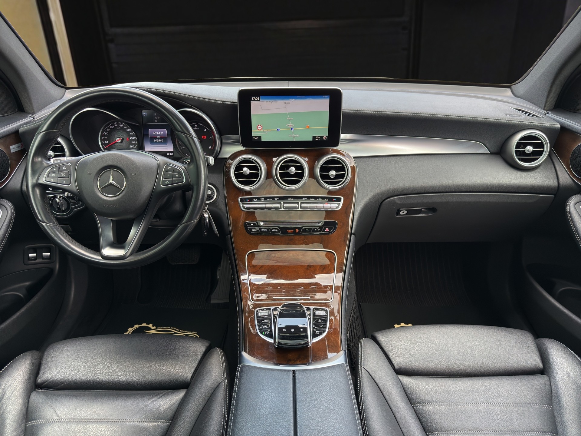 MERCEDES-BENZ GLC 250 d Exclusive 4m-image-11