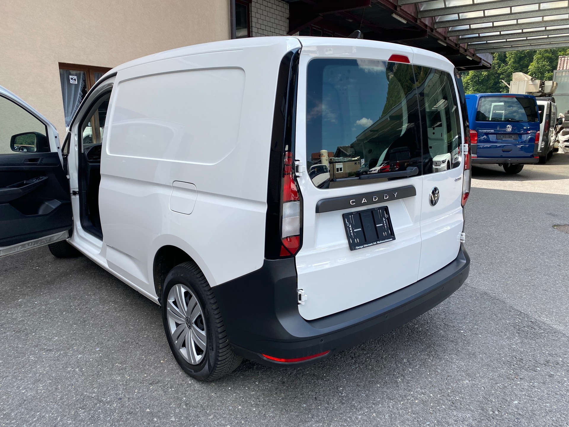 VW Caddy Cargo 2.0TDI 4Motion-image-6