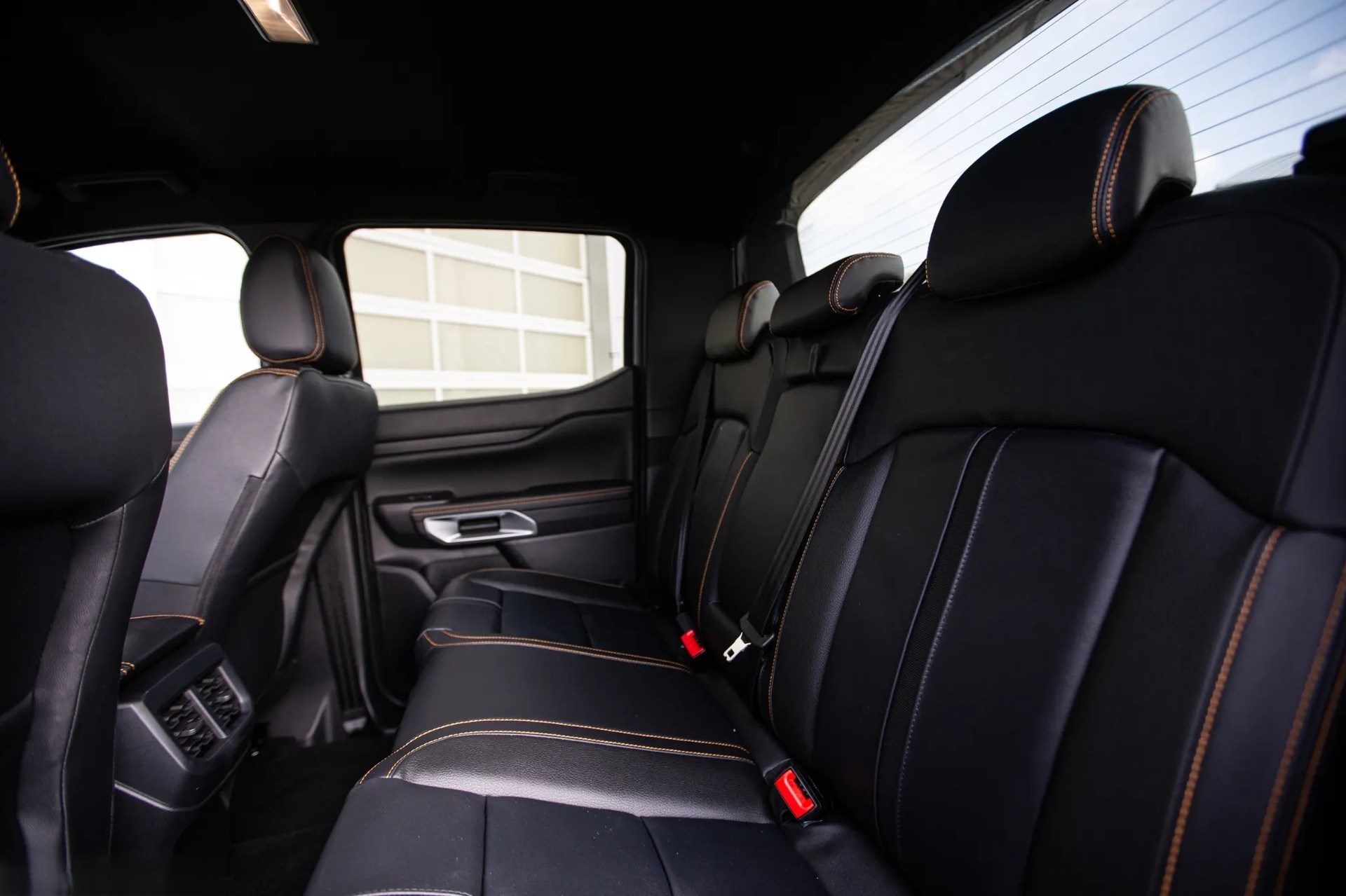 FORD Ranger Wildtrak 2.0 Eco Blue e-4WD Automat-image-8