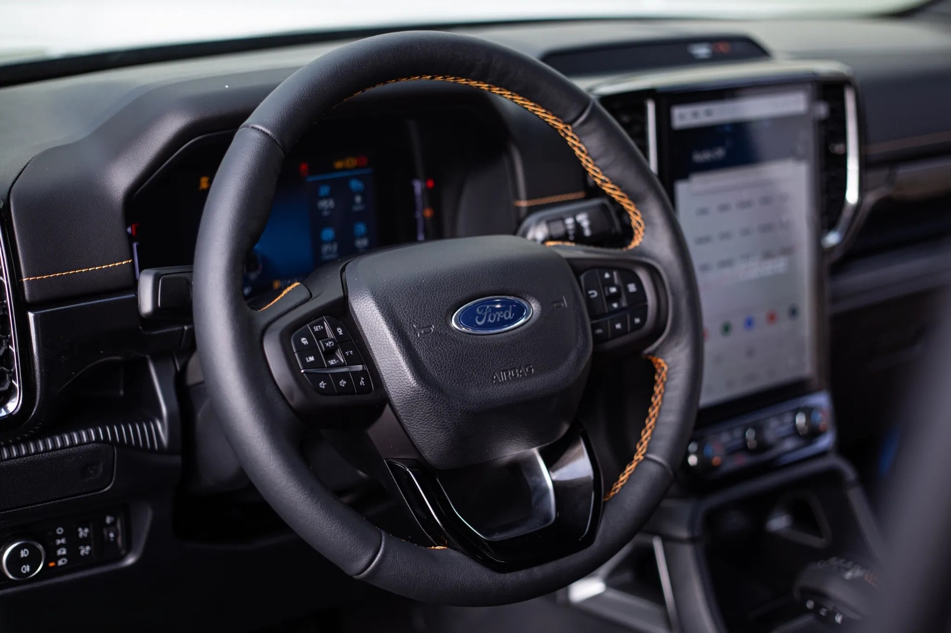 FORD Ranger Wildtrak 2.0 Eco Blue e-4WD Automat-image-6