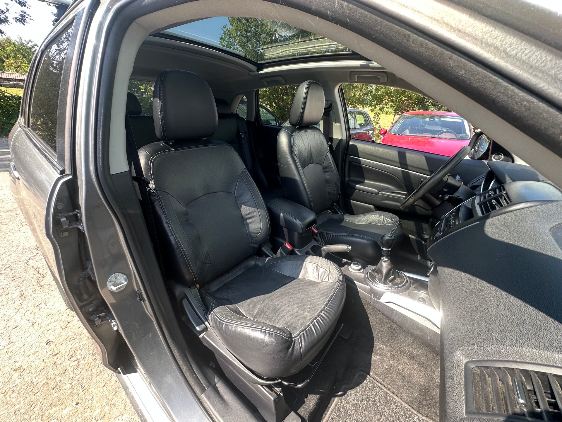 MITSUBISHI ASX 1.8 DID Navigator 4WD-image-3