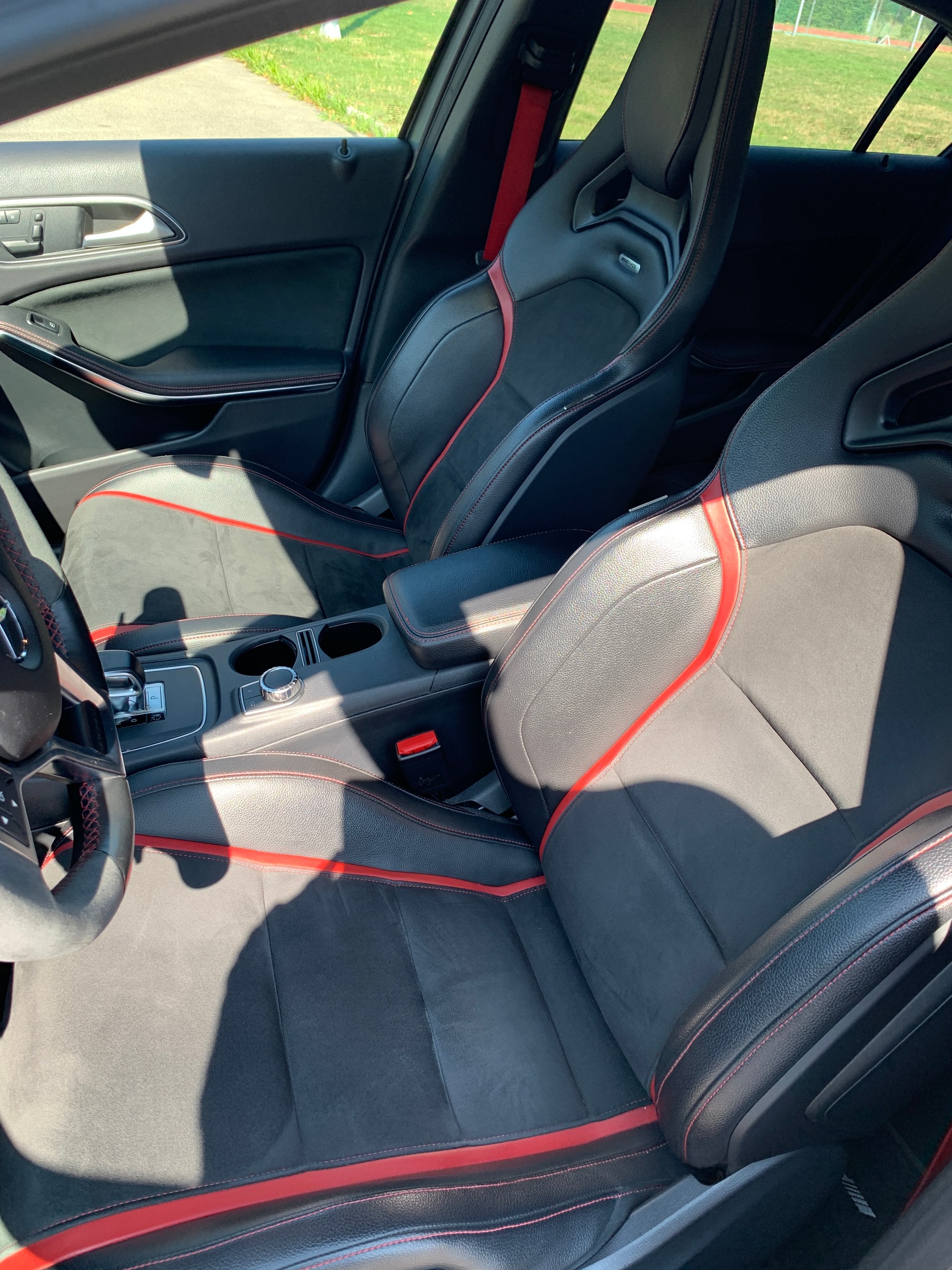 MERCEDES-BENZ A 45 AMG 4m-image-4