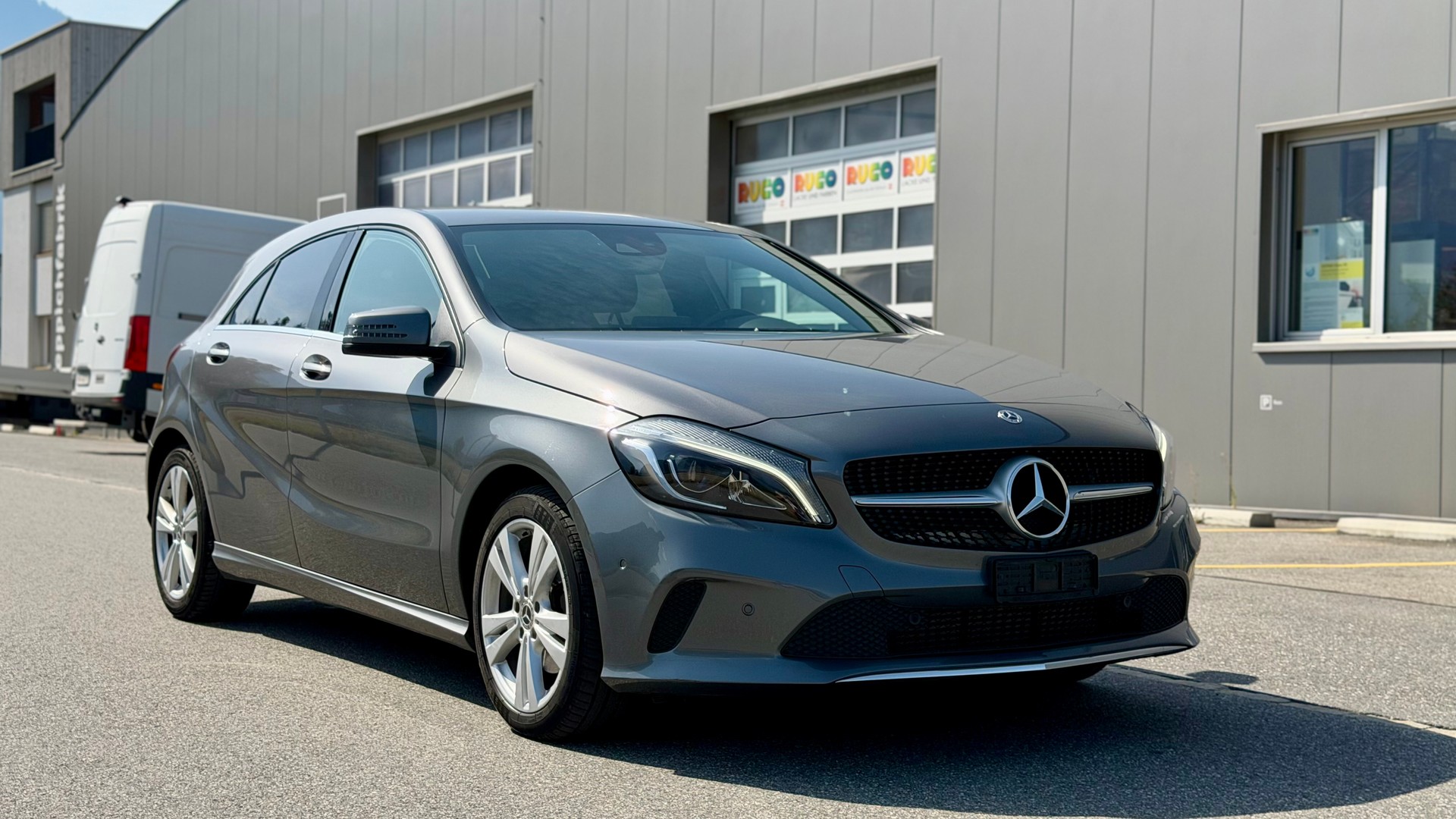 MERCEDES-BENZ A 220 Style 4Matic 7G-DCT-image-6