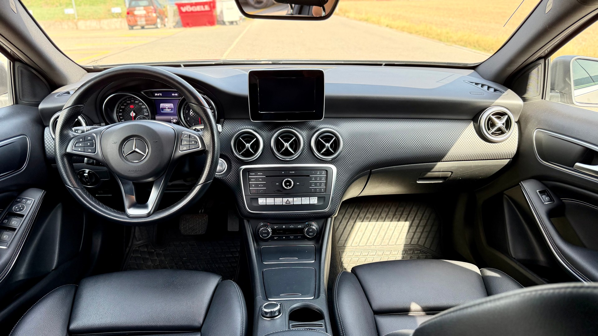 MERCEDES-BENZ A 220 Style 4Matic 7G-DCT-image-8