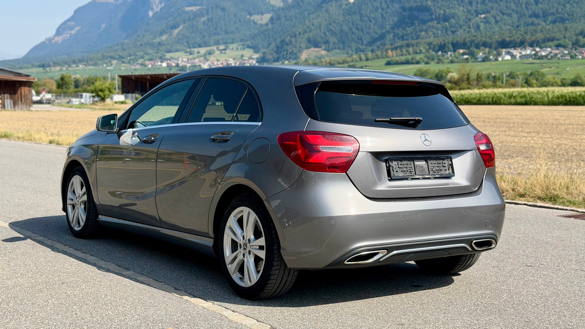 MERCEDES-BENZ A 220 Style 4Matic 7G-DCT-image-2