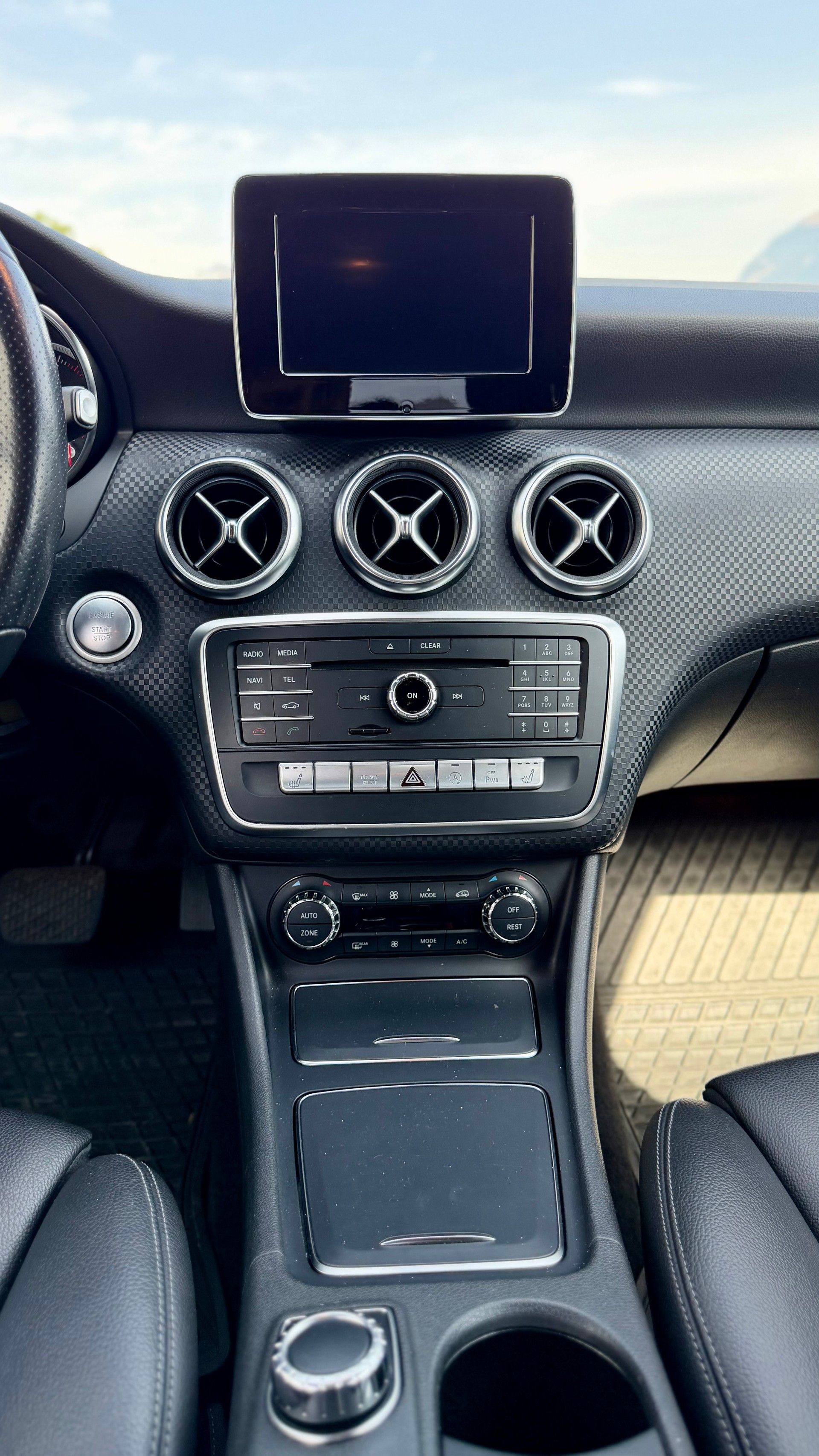 MERCEDES-BENZ A 220 Style 4Matic 7G-DCT-image-9