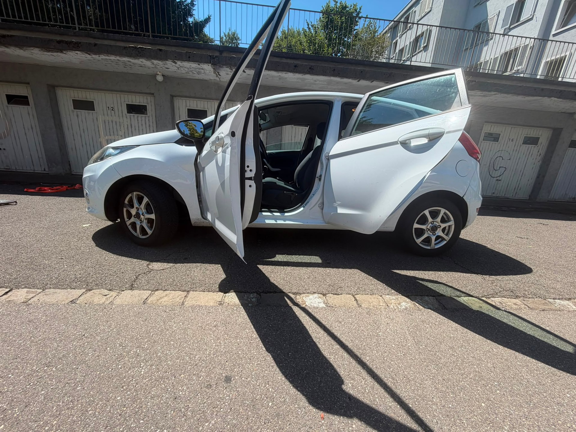 FORD Fiesta 1.6 16V TDCi Trend-image-6