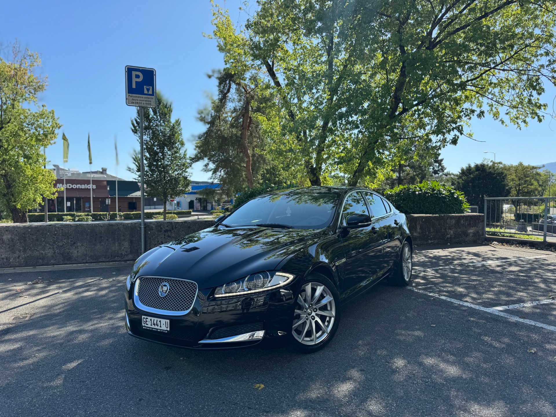 JAGUAR XF 2.2d Luxury-image-0